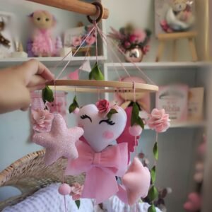 Móvil de cuna "Sueños rosados"